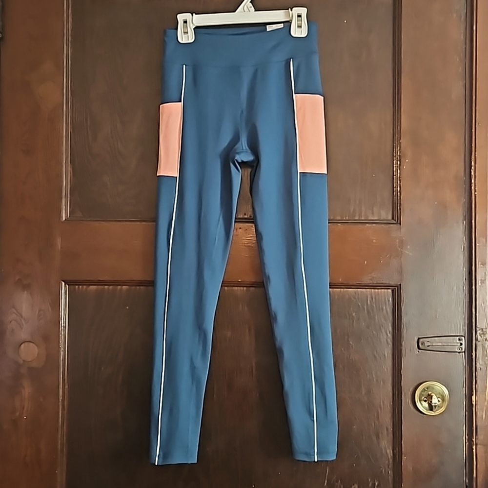 NWT Tek Gear Mid Rise Leggings - Size L 10/12